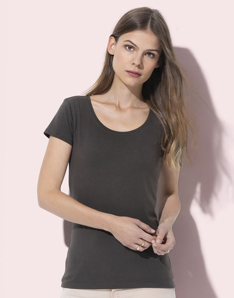 T-shirt personnalisé femme manches courtes cintré | Claire Crew Neck Dark Chocolate
